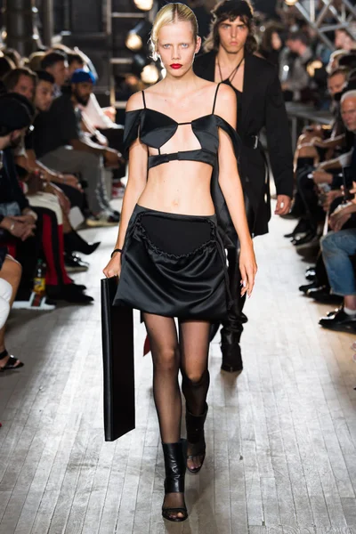 Look 8